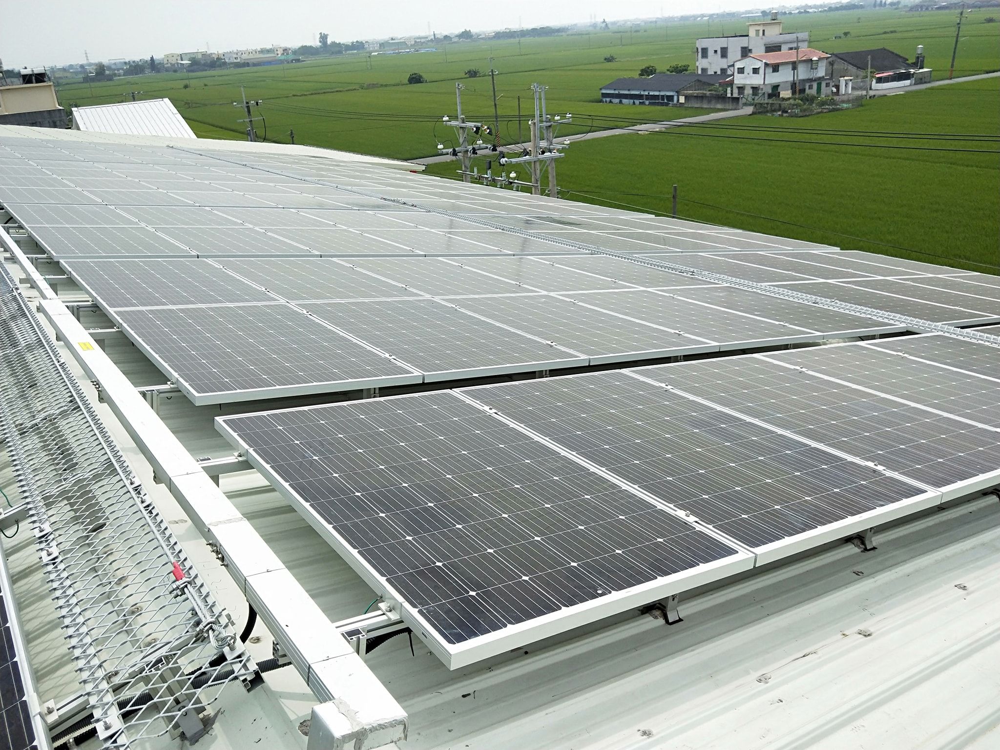 廠辦屋頂型太陽光電躉售系統-完工 (2).jpg