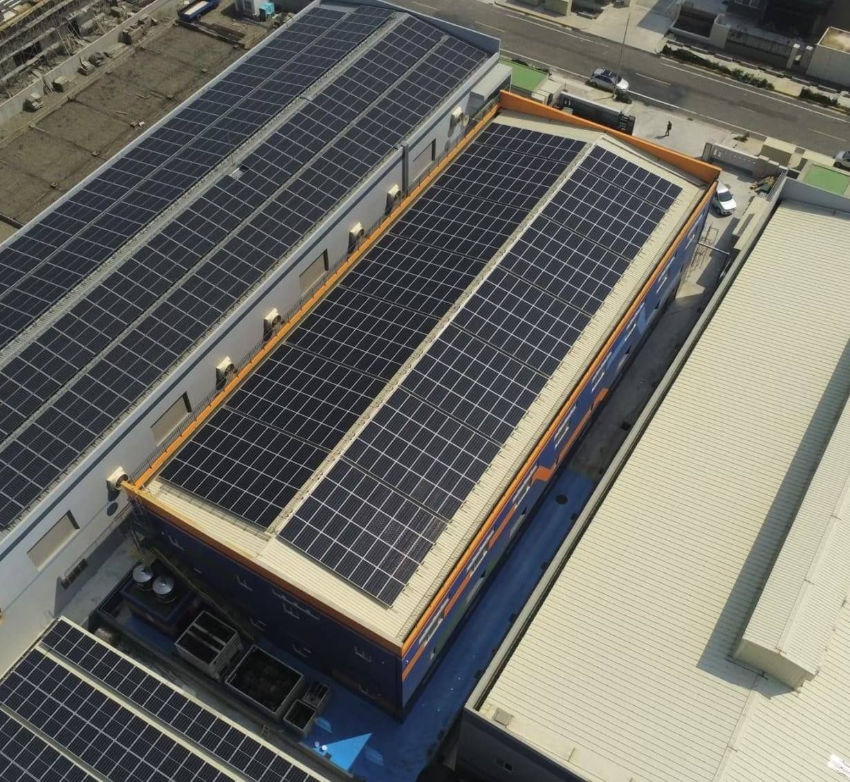 工廠屋頂型太陽光電躉售系-完工.jpg