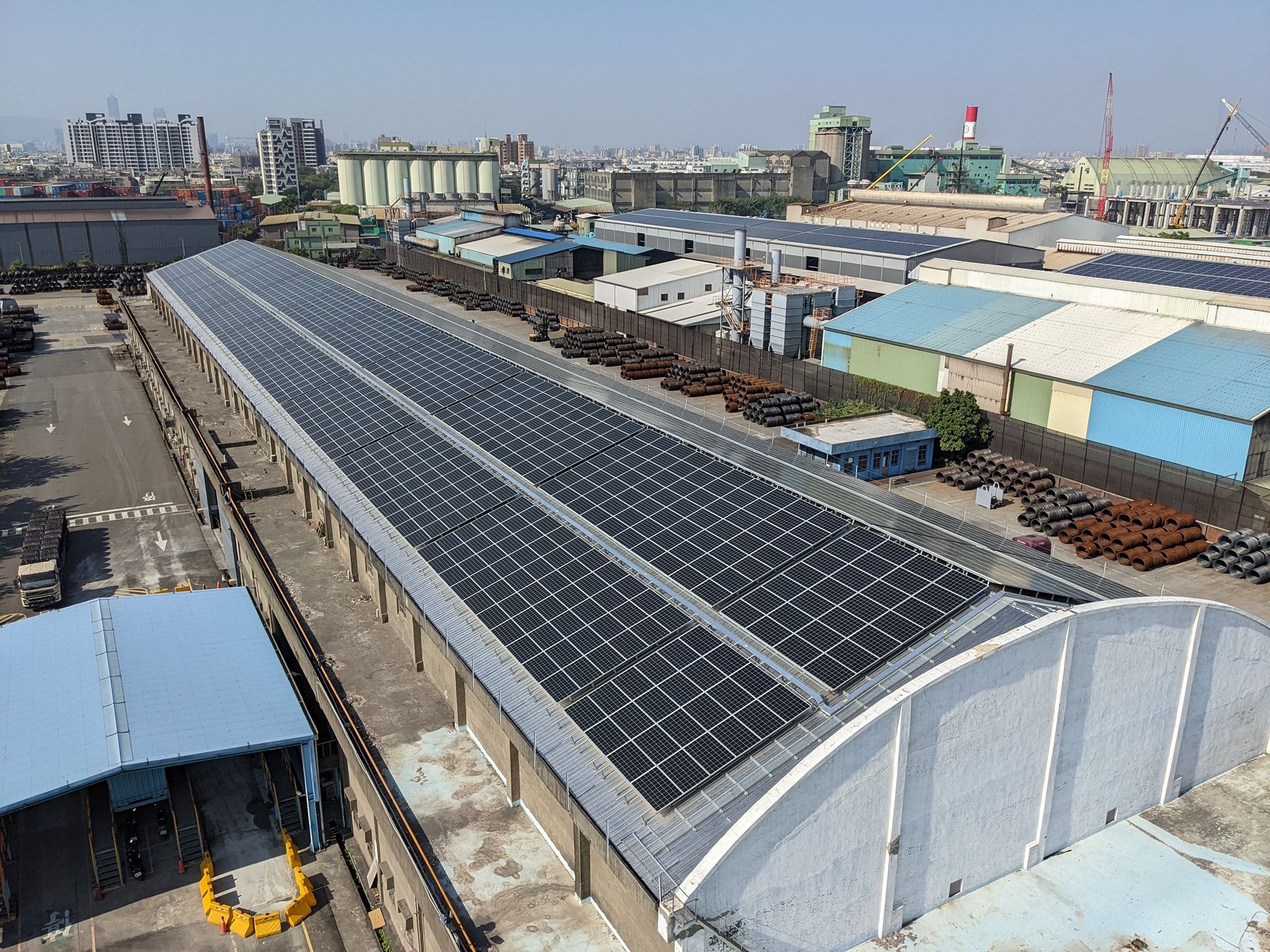 廠房屋頂型太陽光電躉售系統-完工 (2).jpg