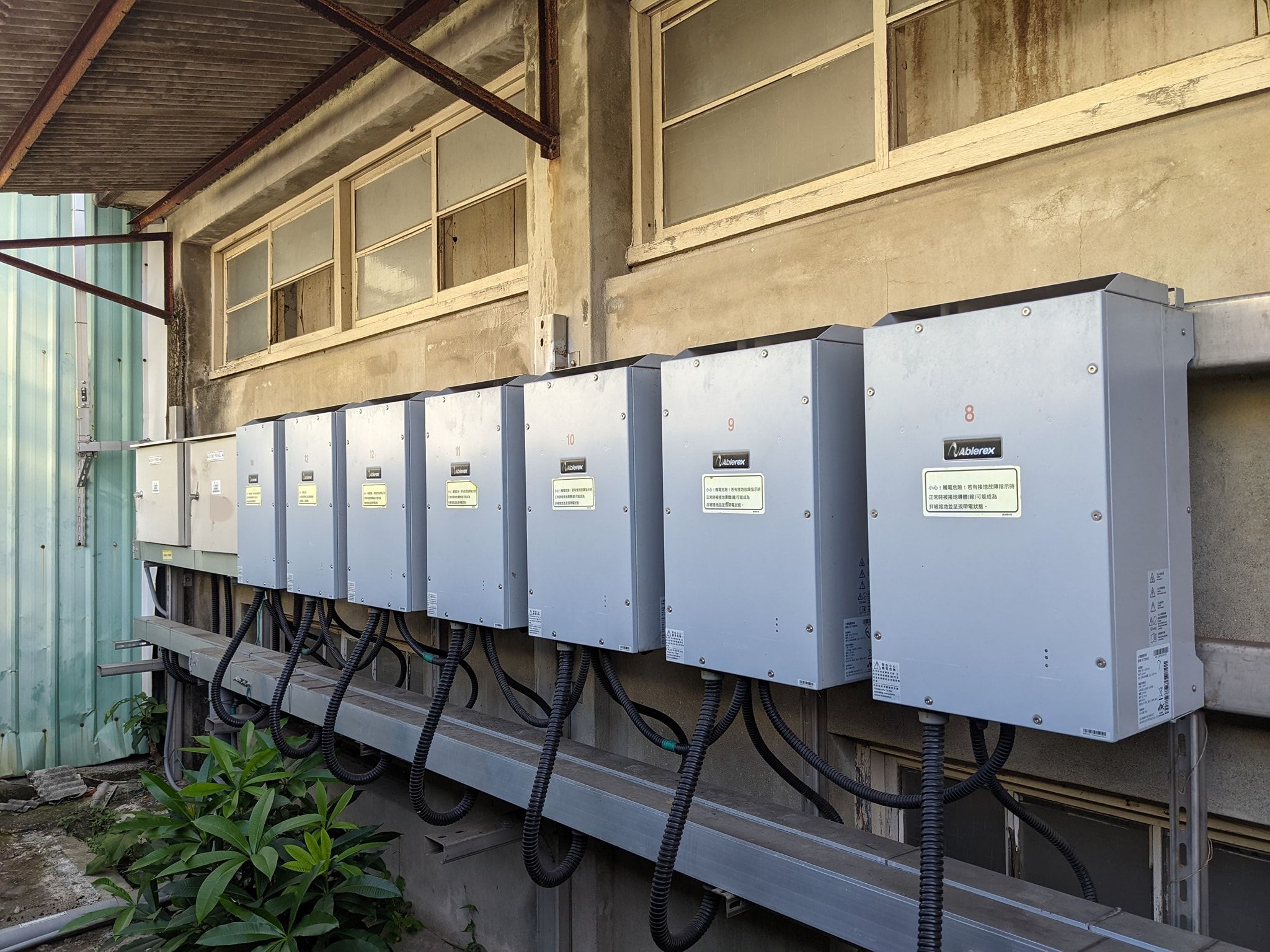 廠房屋頂型太陽光電躉售系統-完工 (2).jpg