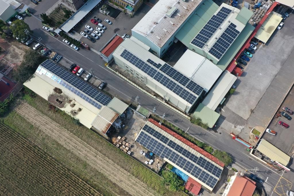 廠房屋頂型太陽光電躉售系統-完工.jpg