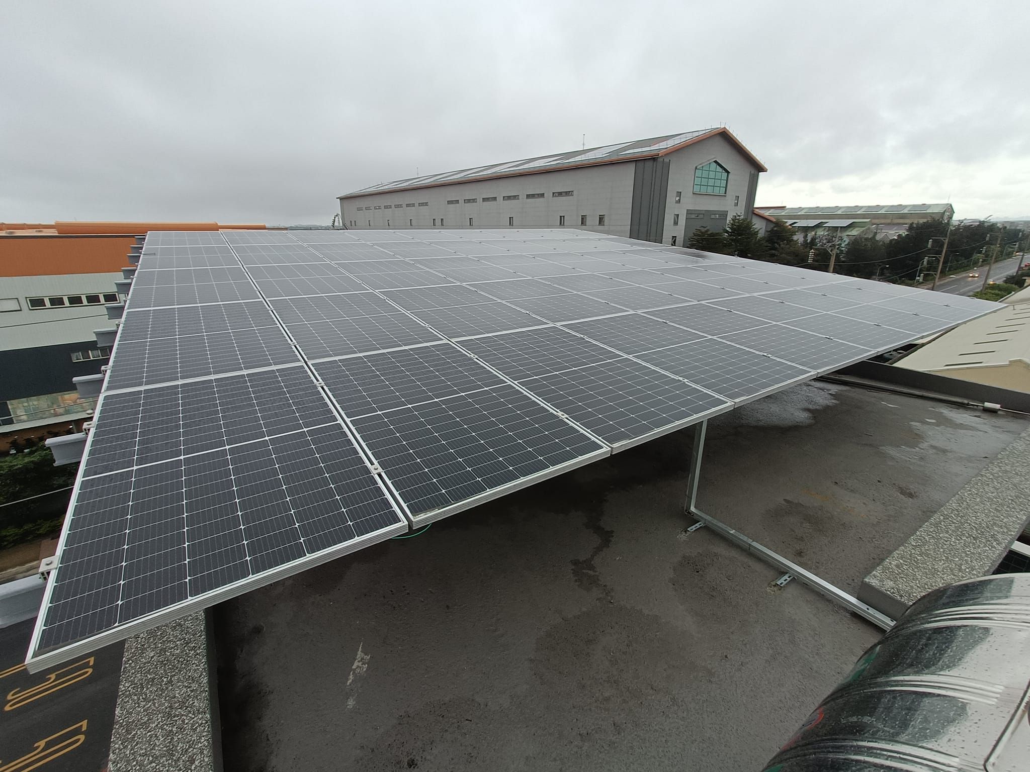 廠房屋頂型太陽光電躉售系統-完工 (3).jpg