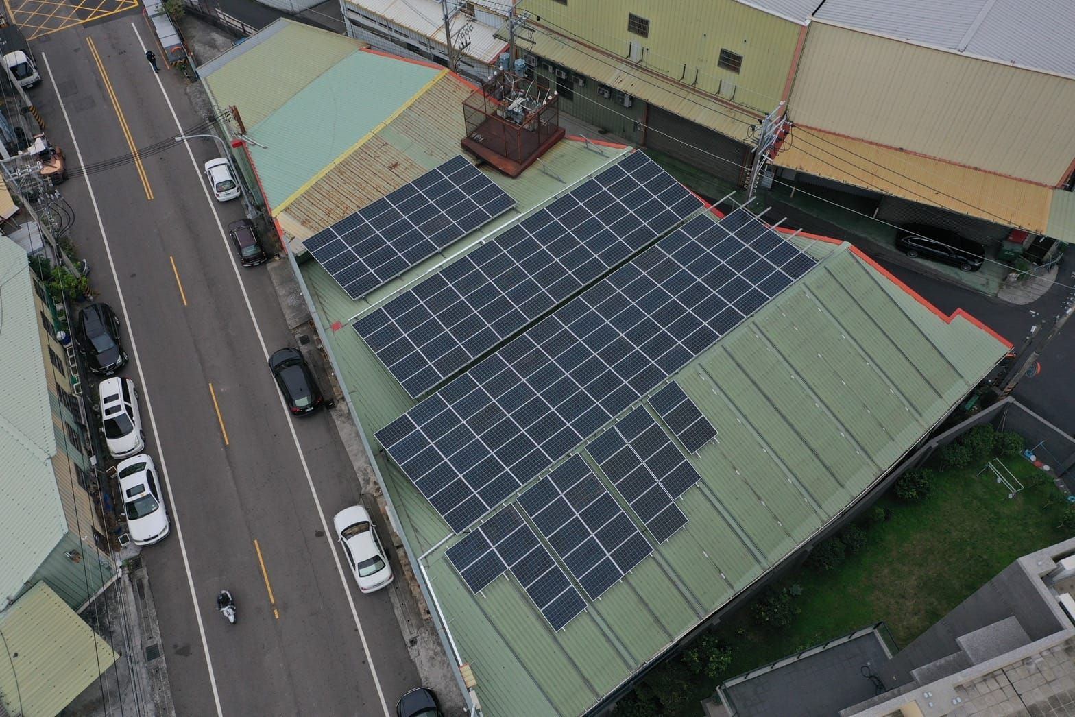 廠辦屋頂型太陽光電躉售系統-完工.jpg