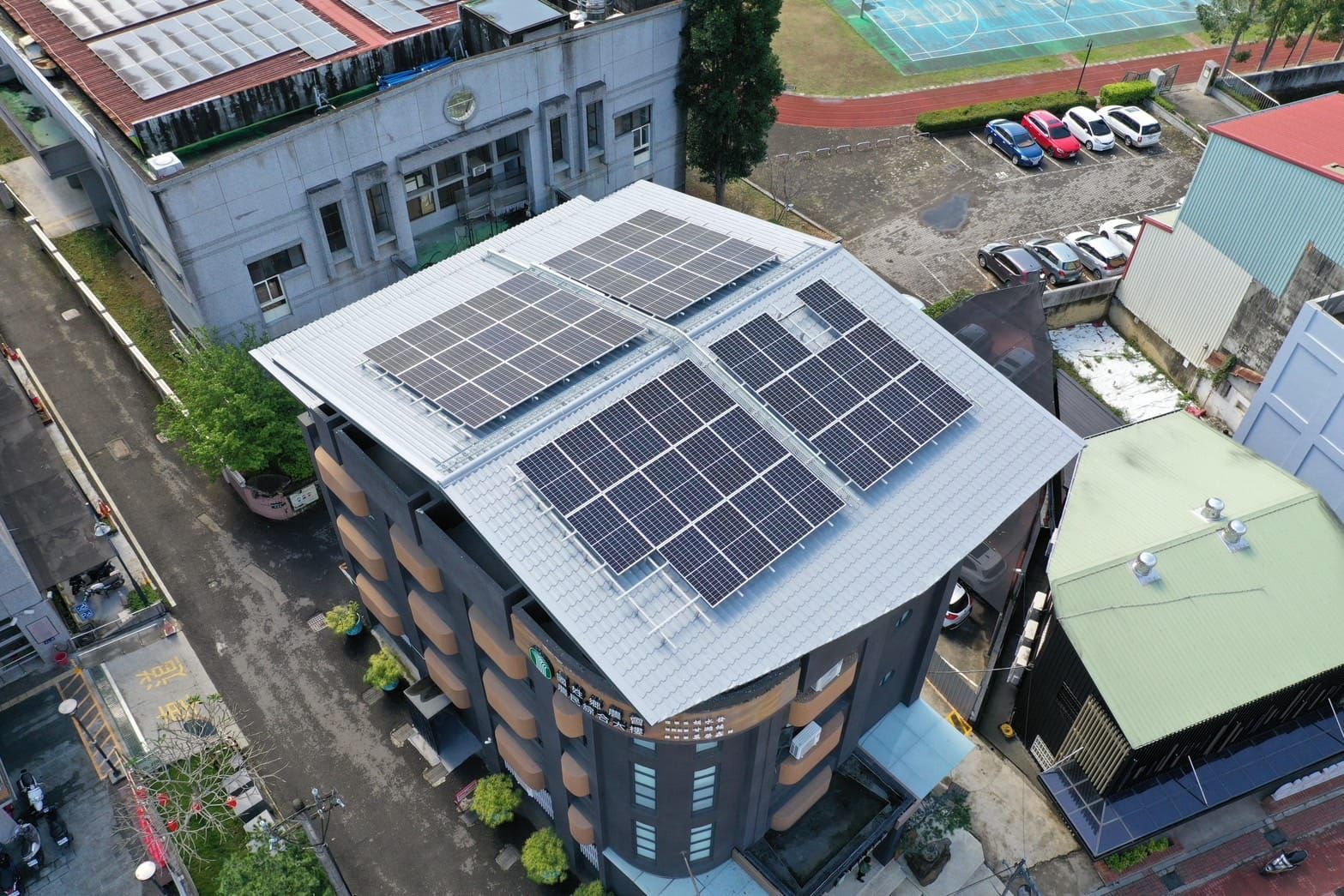 農會屋頂型太陽光電躉售系統-完工 (2).jpg