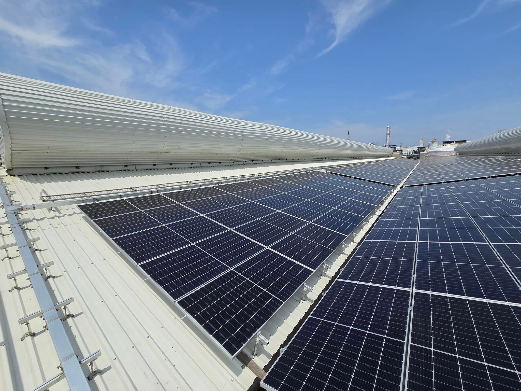 工廠屋頂型太陽光電躉售系統-完工 (2).jpg