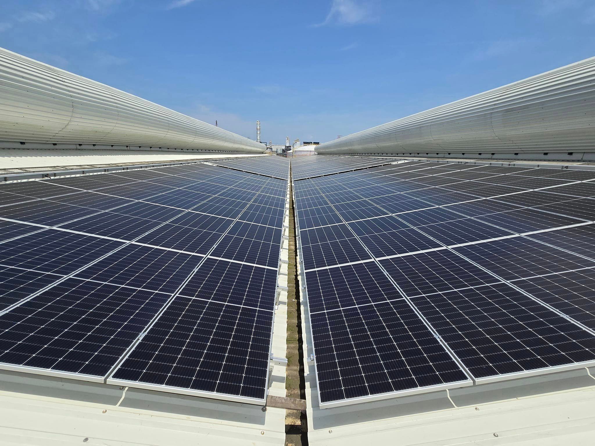 工廠屋頂型太陽光電躉售系統-完工.jpg