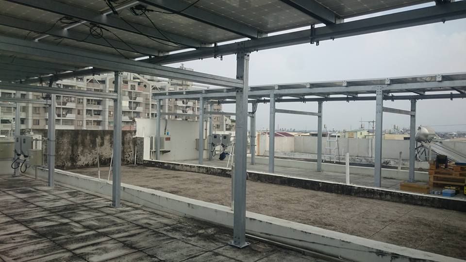 透天屋頂型太陽光電躉售系統-完工 (2).jpg
