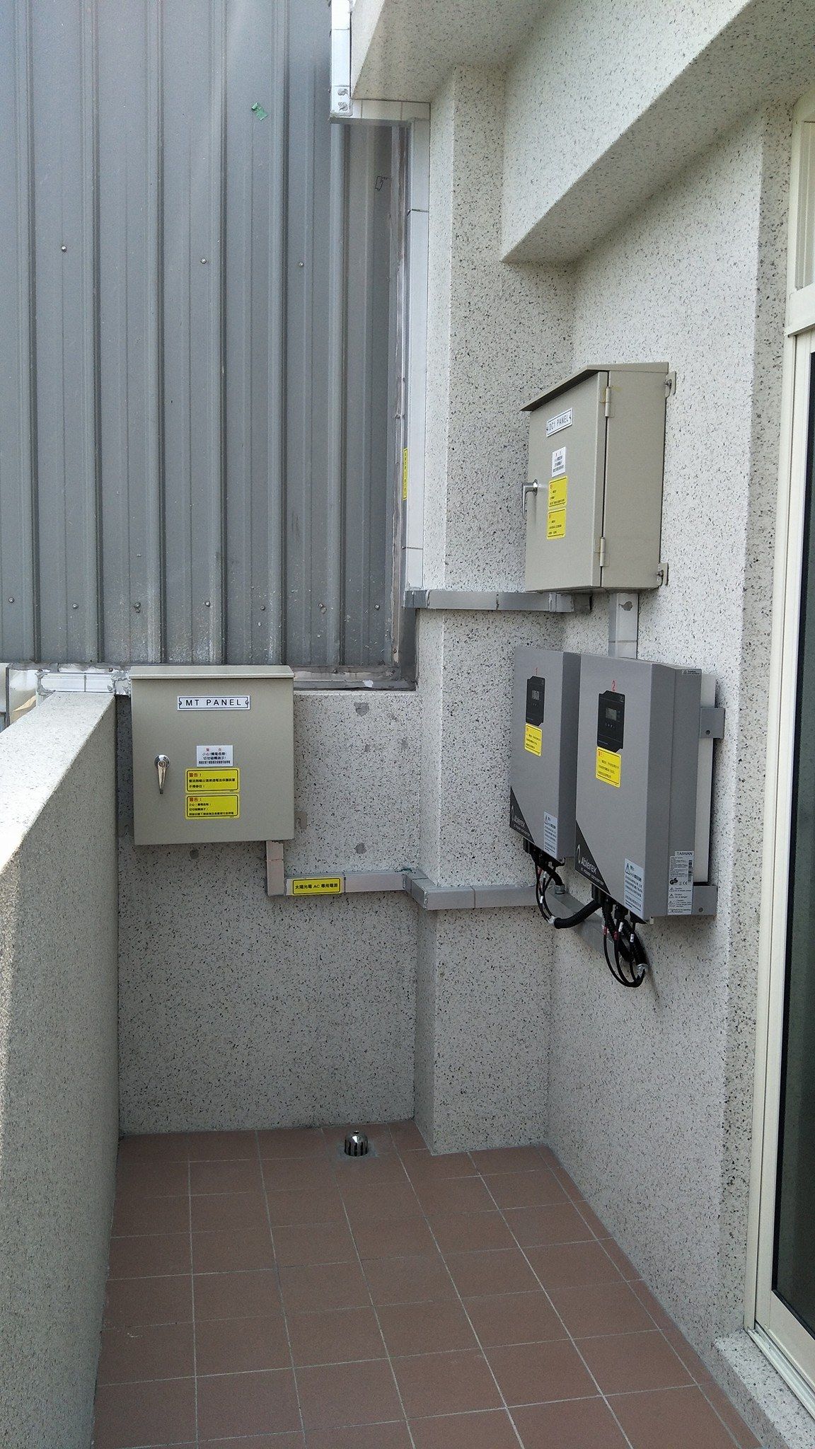 透天屋頂型太陽光電躉售系統-完工 (2).jpg