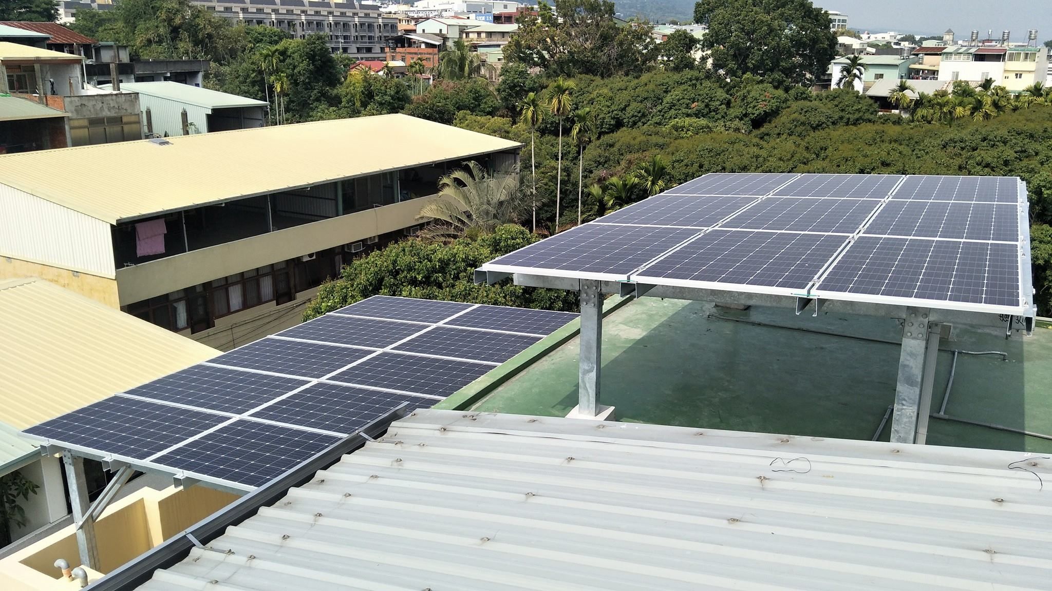 透天屋頂型太陽光電躉售系統-完工.jpg