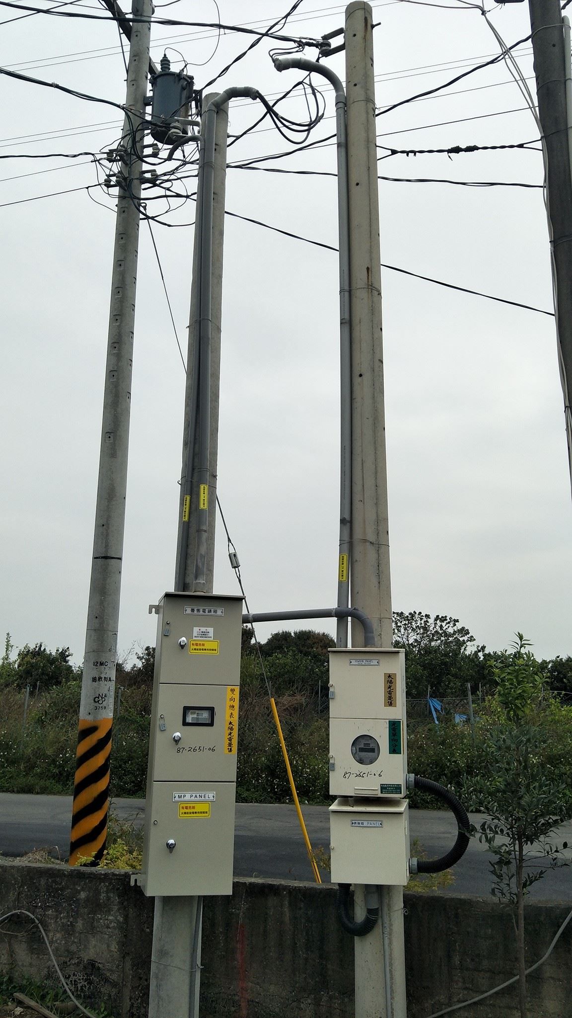 透天屋頂型太陽光電躉售系統-完工 (3).jpg