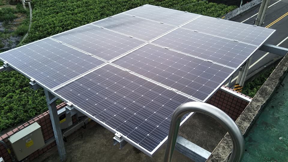 透天屋頂型太陽光電躉售系統-完工 (2).jpg