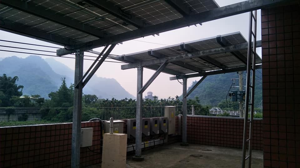 透天屋頂型太陽光電躉售系統-完工 (3).jpg
