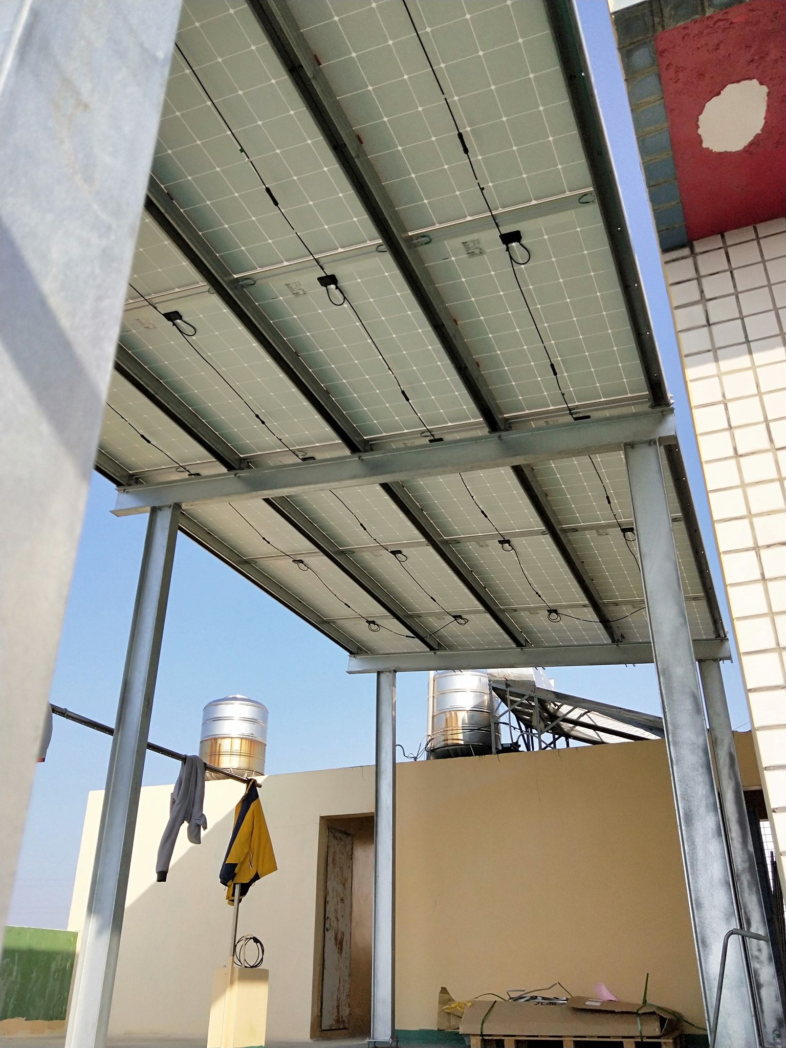透天屋頂型太陽光電躉售系統-完工 (3).jpg