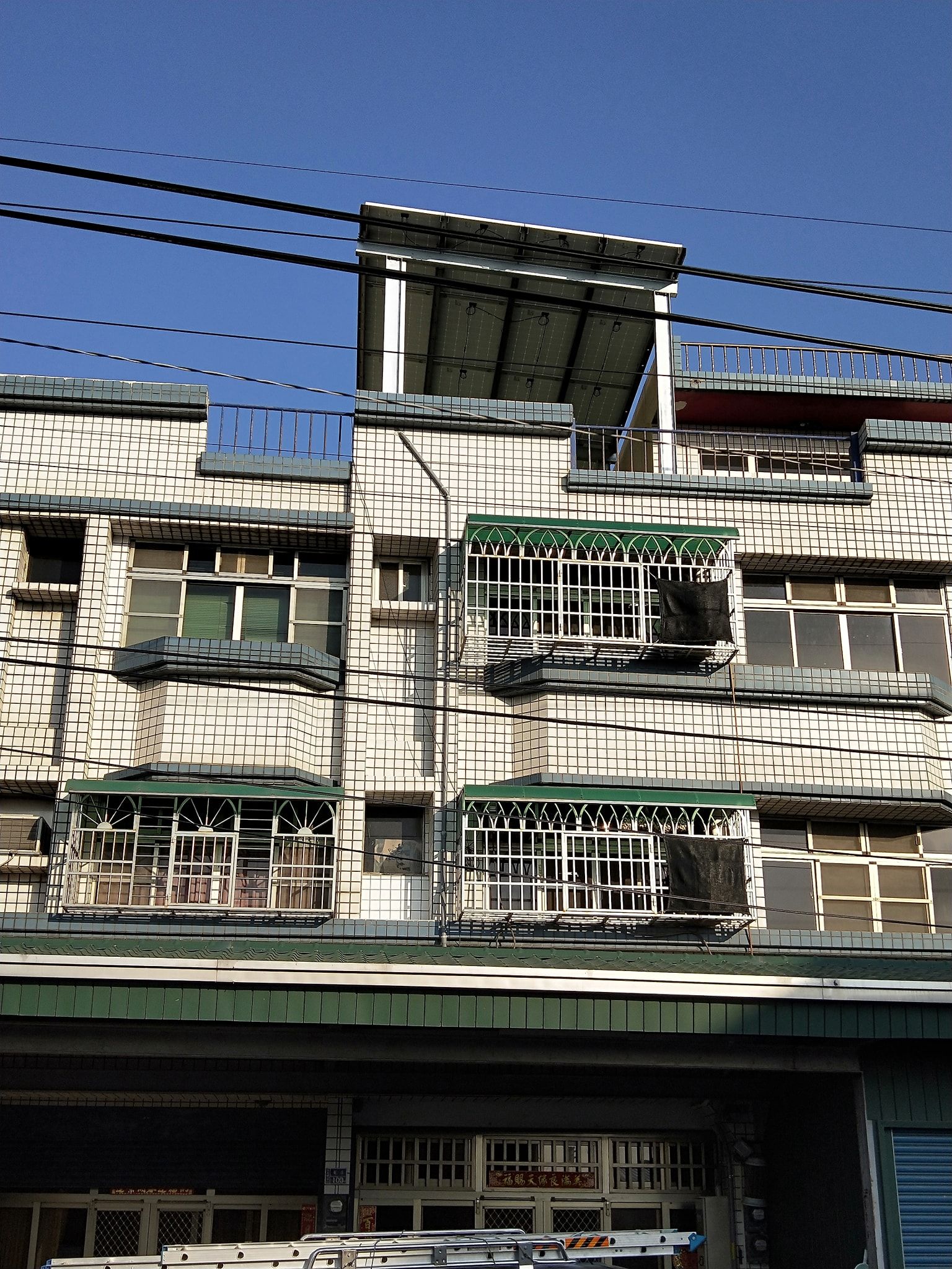 透天屋頂型太陽光電躉售系統-完工 (4).jpg