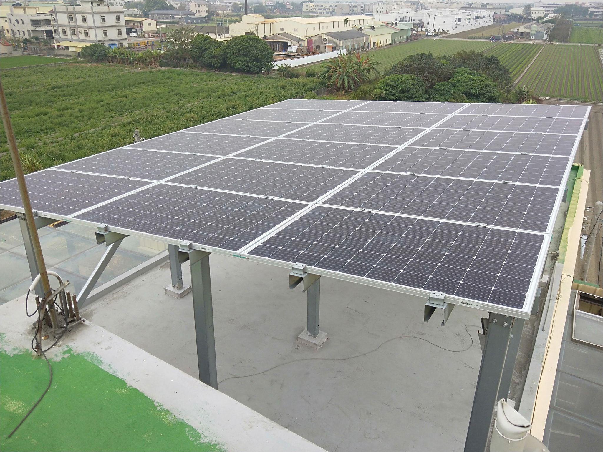 透天屋頂型太陽光電躉售系統-完工.jpg