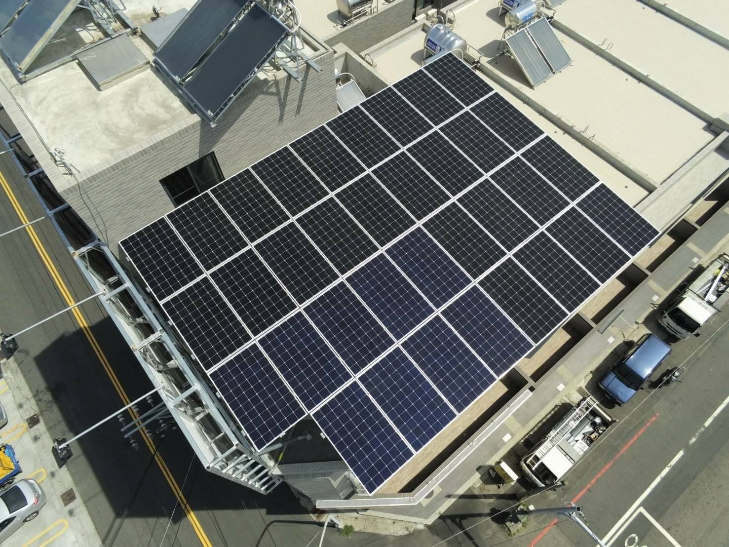 透天屋頂型太陽光電躉售系統-完工.jpg
