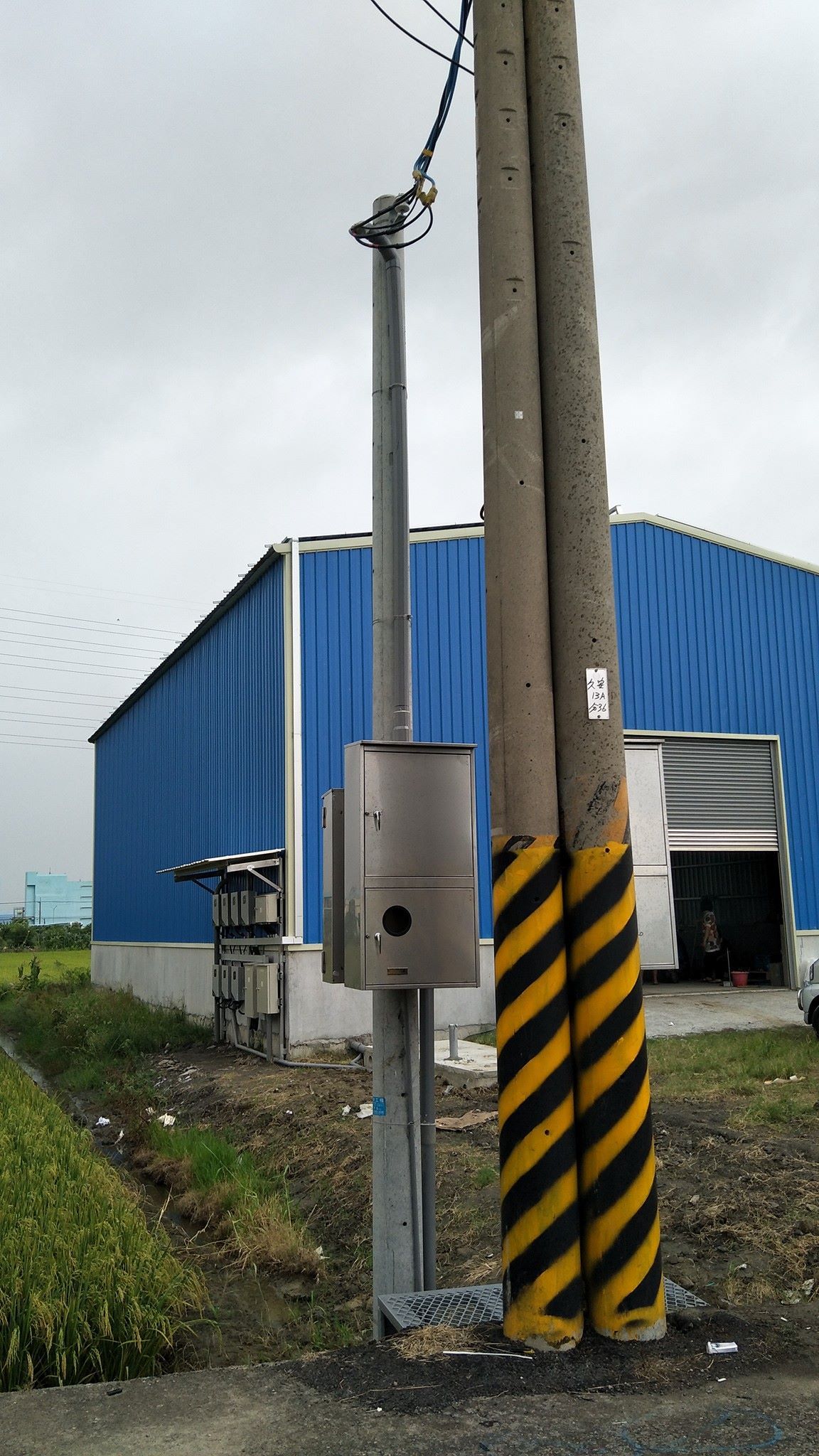 農舍屋頂型太陽光電躉售系統-完工 (3).jpg