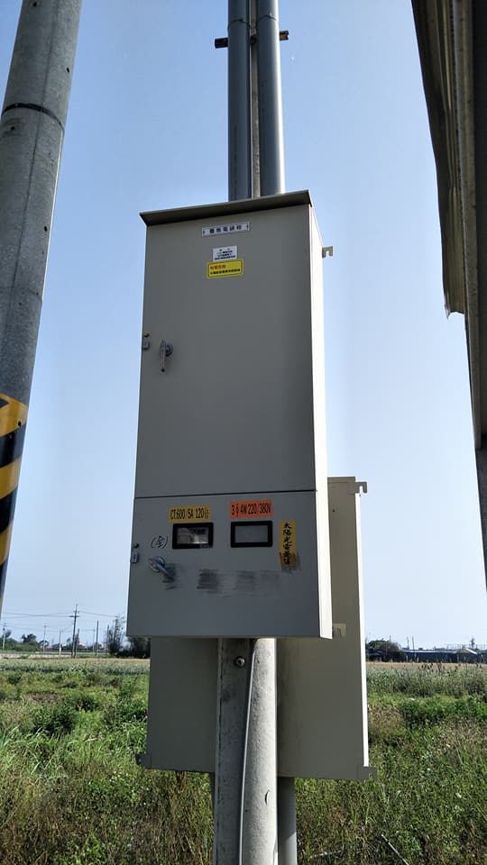畜舍屋頂型太陽光電躉售系統-完工 (3).jpg