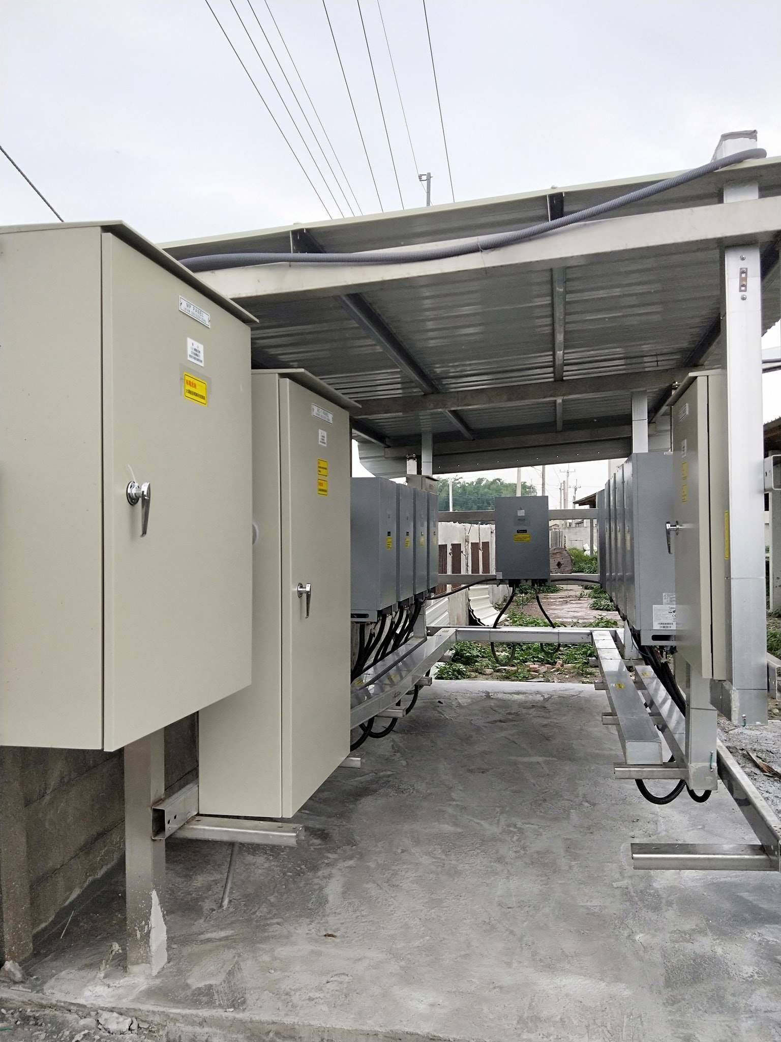 畜舍屋頂型太陽光電躉售系統-完工 (5).jpg