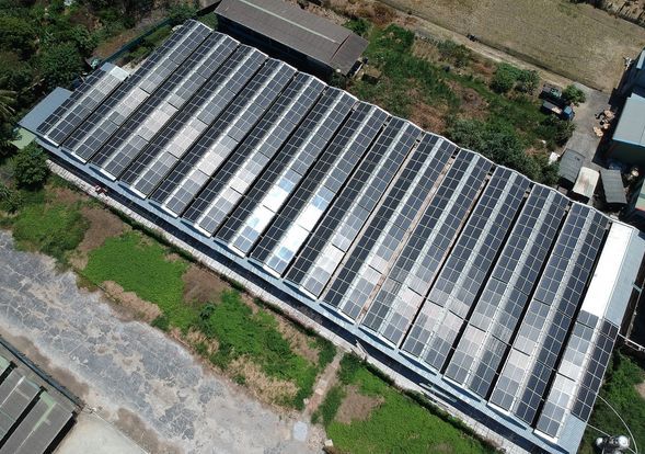 畜舍屋頂型太陽光電躉售系統-完工.jpg