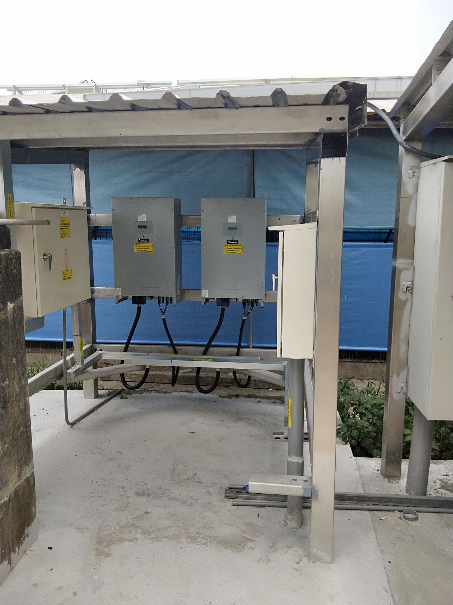 畜舍屋頂型太陽光電躉售系統-完工 (2).jpg