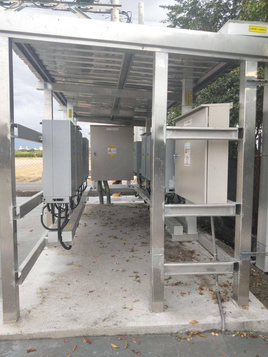 畜舍屋頂型太陽光電躉售系統-完工 (2).jpg