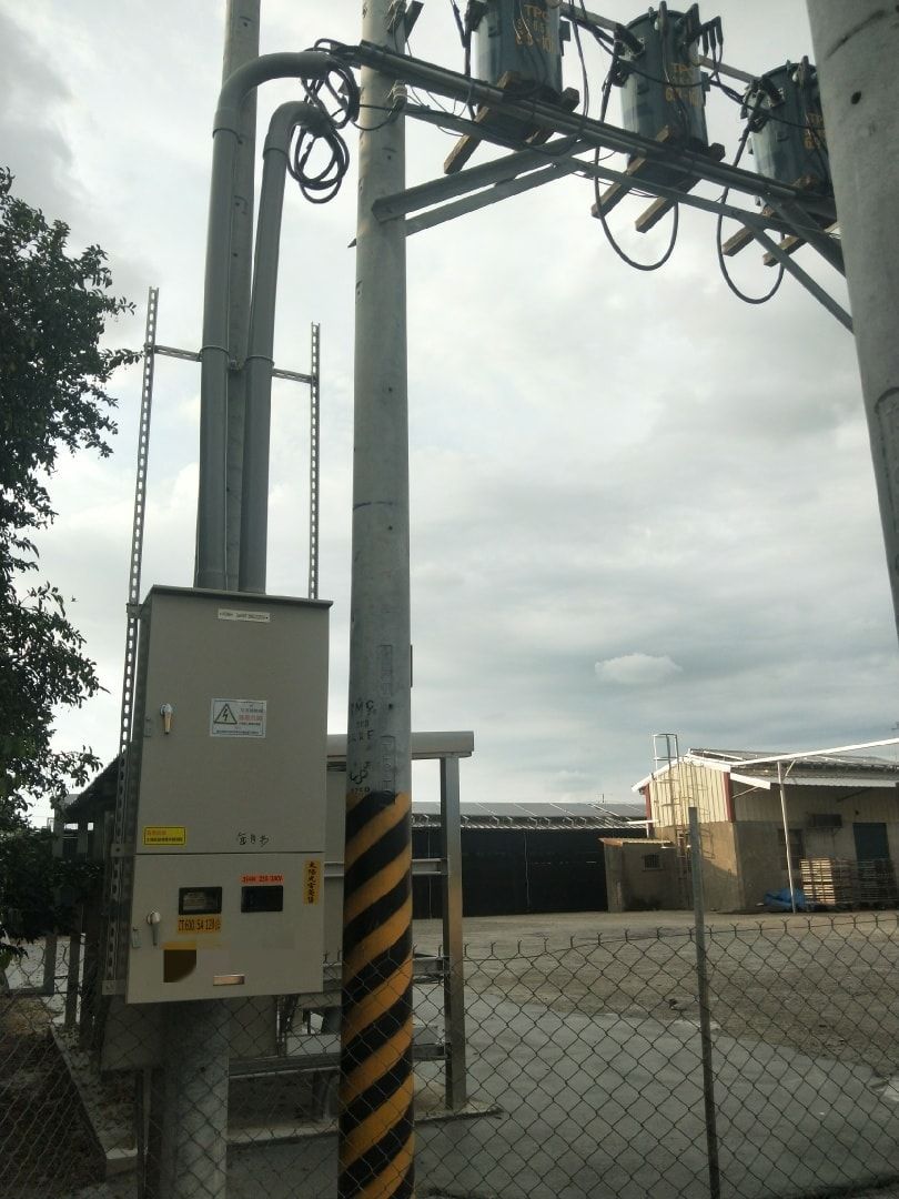 畜舍屋頂型太陽光電躉售系統-完工 (3).jpg