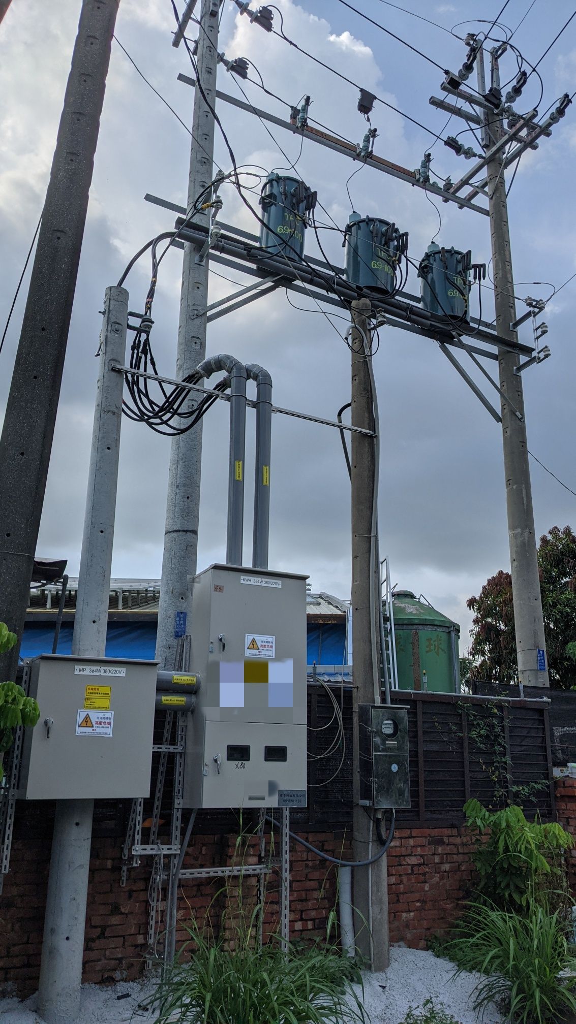 畜舍屋頂型太陽光電躉售系統-完工~ (3).jpg