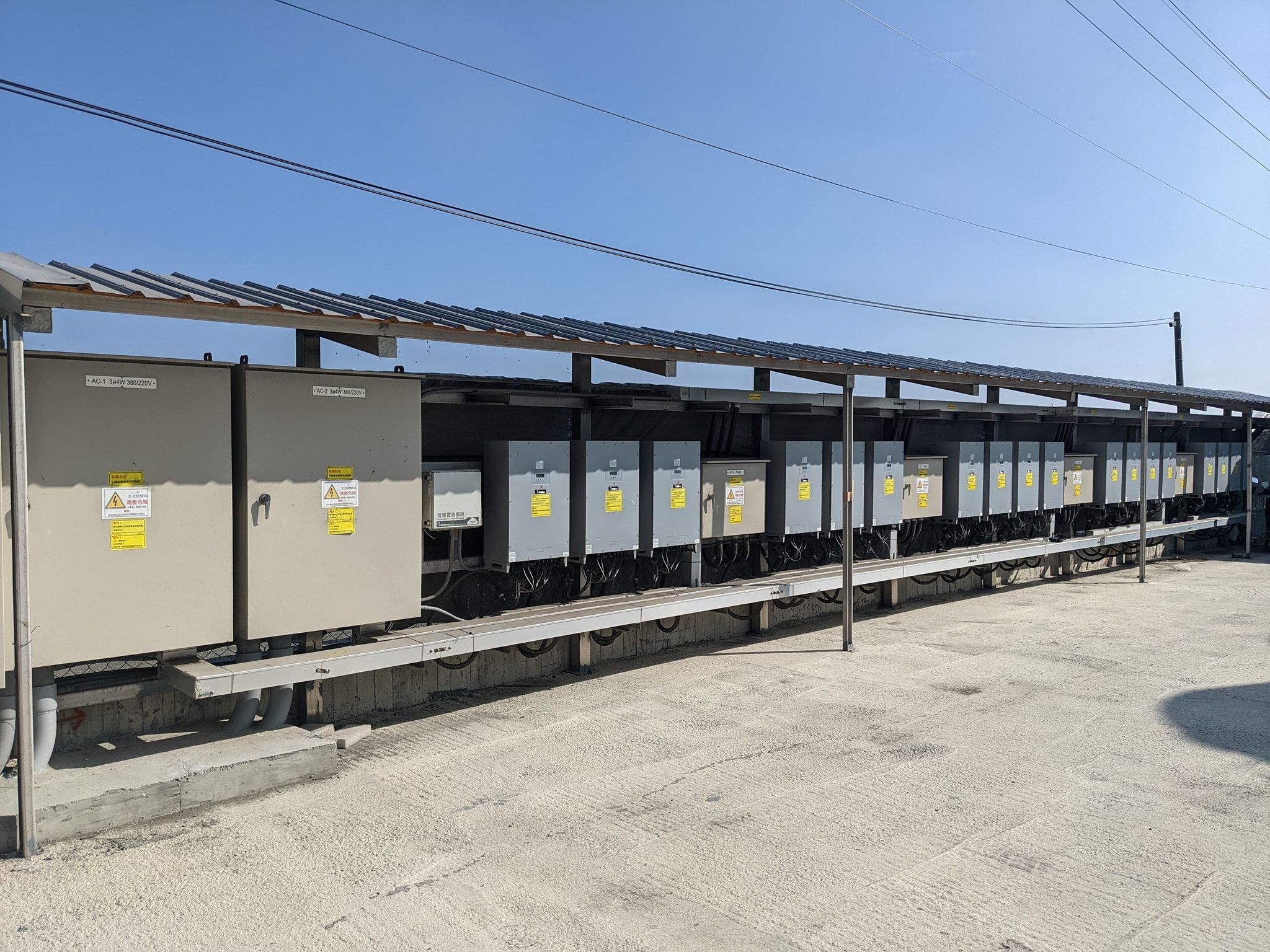 畜舍屋頂型太陽光電躉售系統-完工 (3).jpg