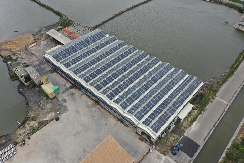 畜舍屋頂型太陽光電躉售系統-完工.jpg