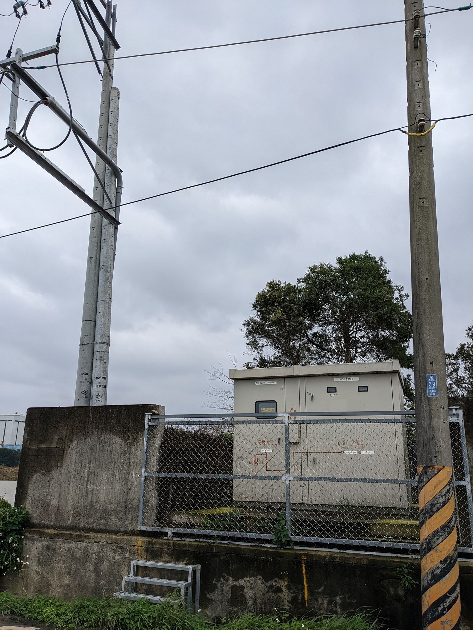 畜舍屋頂型太陽光電躉售系統-完工 (6).jpg