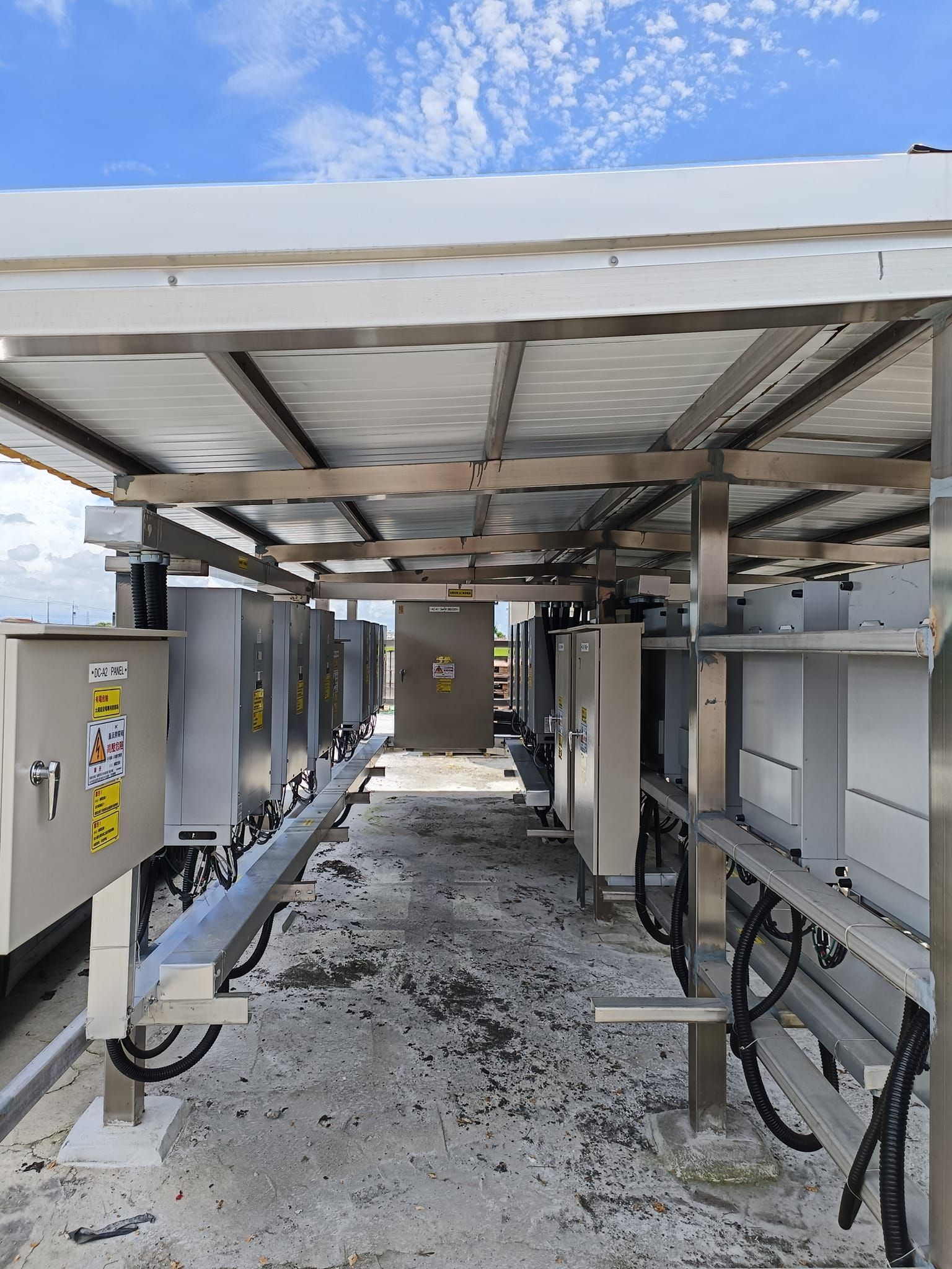 畜舍屋頂型太陽光電躉售系統-完工 (3).jpg