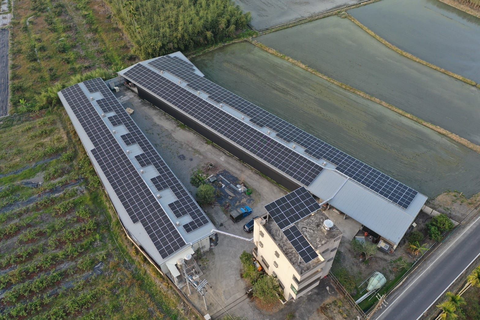 菇寮屋頂型太陽光電躉售系統-完工 (2).jpg