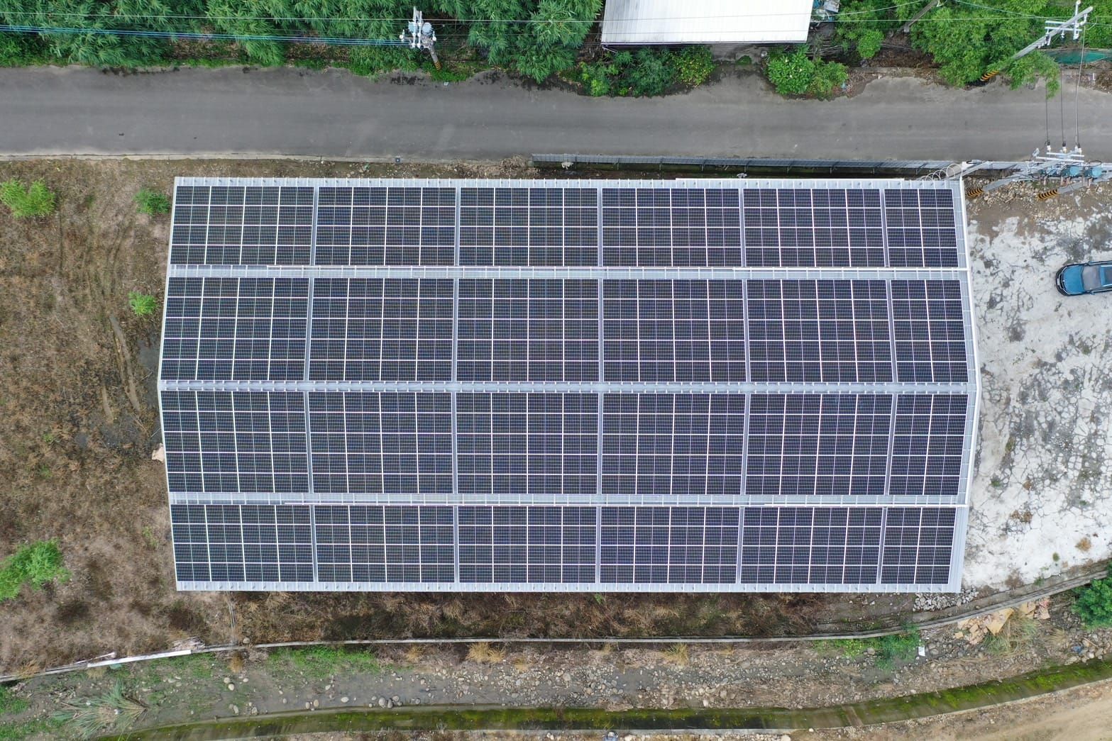 農舍屋頂型太陽光電躉售系統-完工 (3).jpg