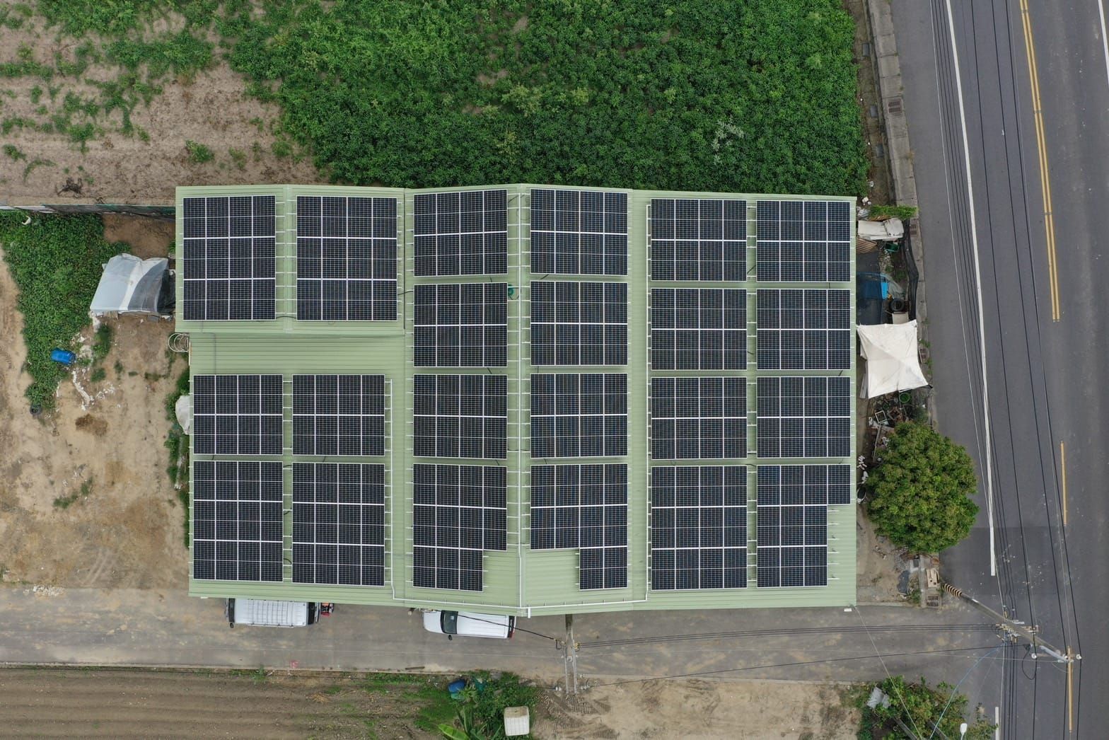 農舍屋頂型太陽光電躉售系統-完工 (3).jpg