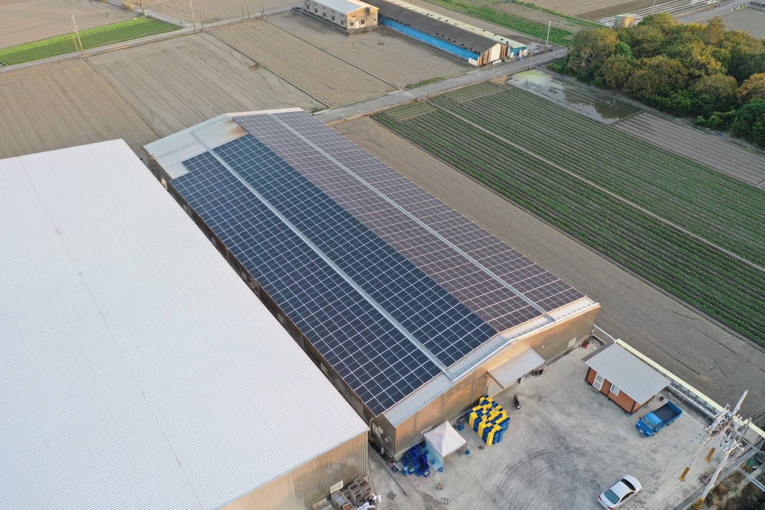 畜舍屋頂型太陽光電躉售系統-完工~12.jpg