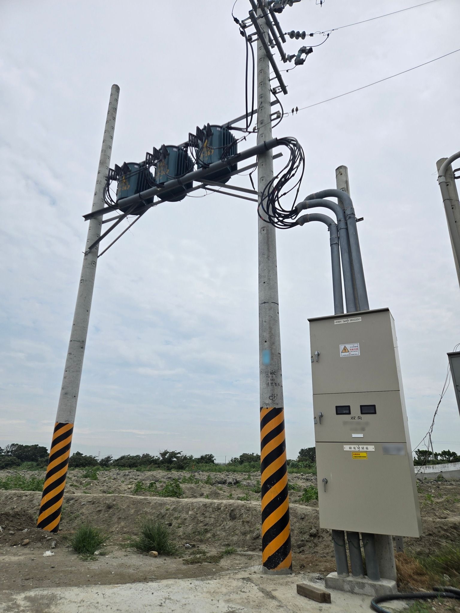 畜舍屋頂型太陽光電躉售系統-完工-20250526-5.jpg