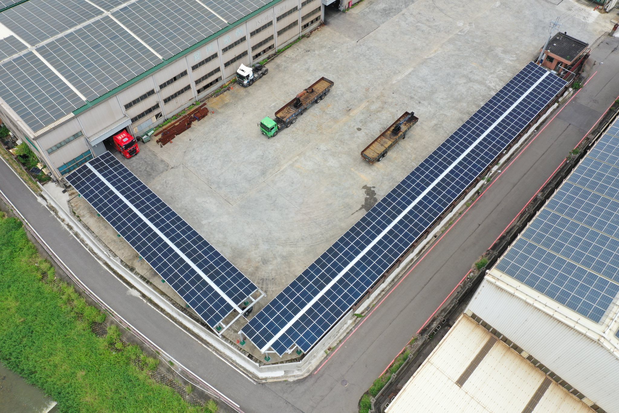 車棚地面型太陽光電躉售系統-完工 20250728-3.jpg