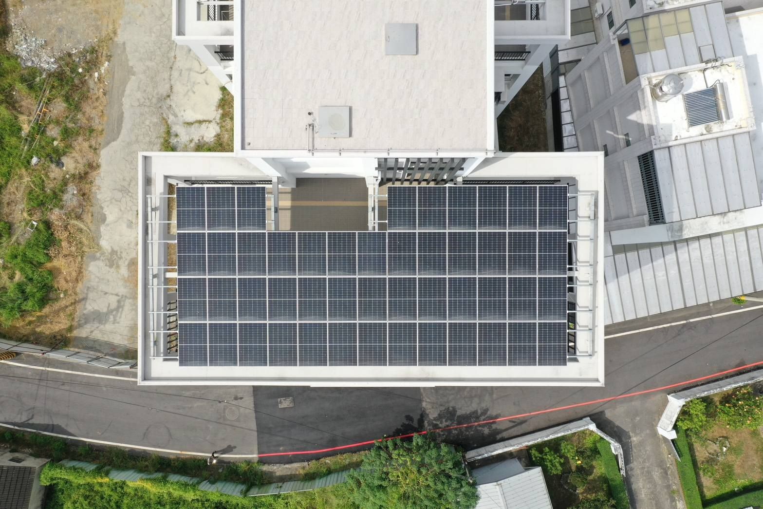 社區大樓屋頂型太陽光電躉售系統-完工-20251111-2.jpg